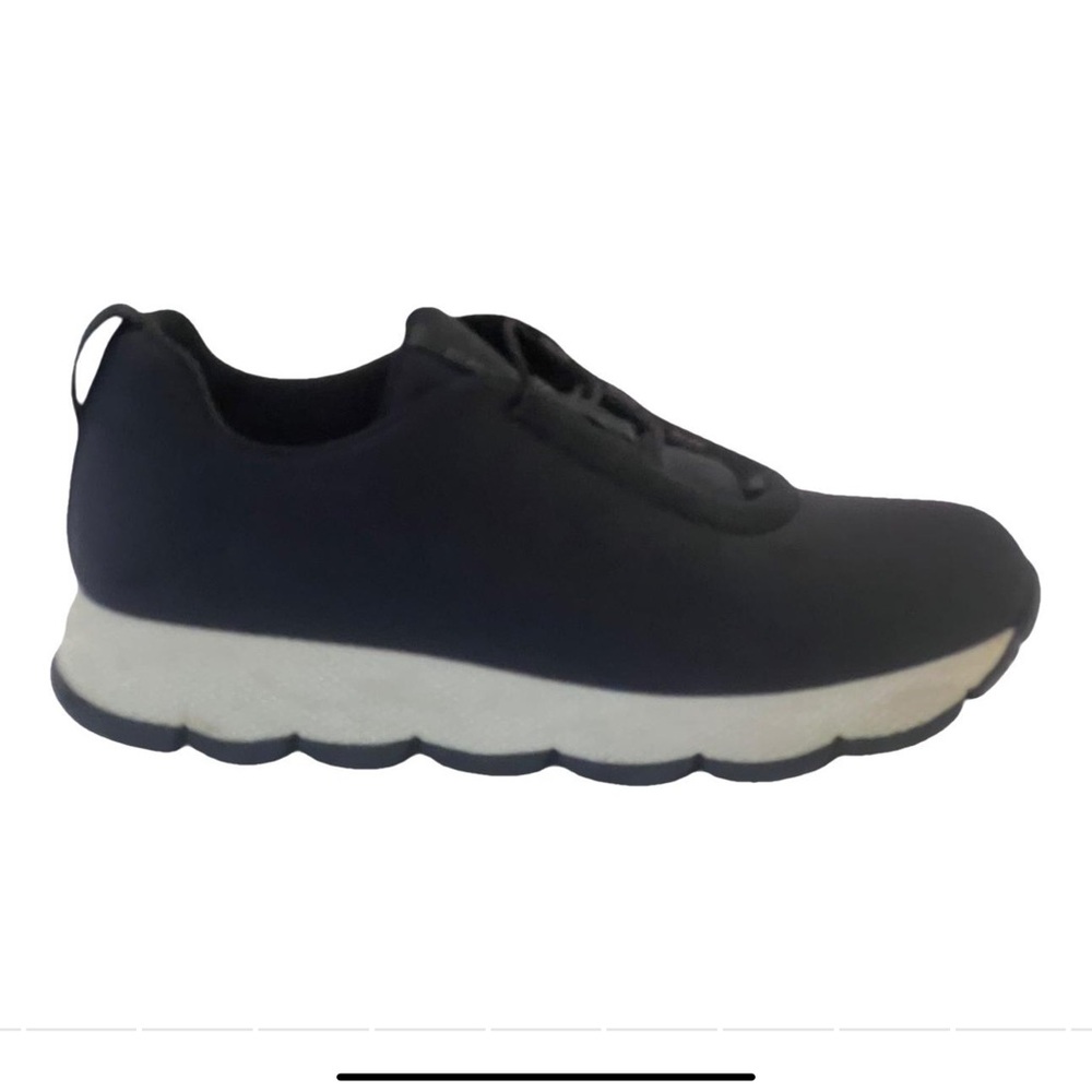 Prada sneakers for women
Size 38.5
In good condition - Picture 2 of 11
